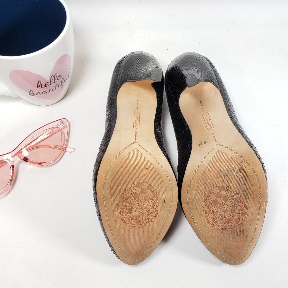 Vince Camuto Textured Platform Leather Heels, 7 - Picture 9 of 13